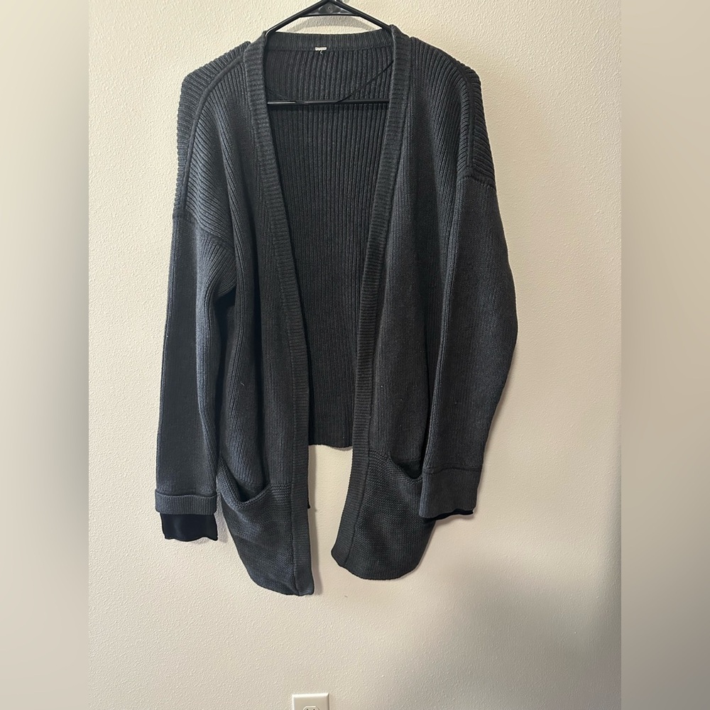 Lululemon vestigan cardigan fits like a medium charcoal W4E32S - Picture 6 of 7